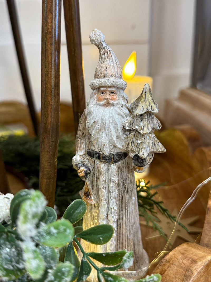 Res Gold Dusted Santa Fig 3 Asst