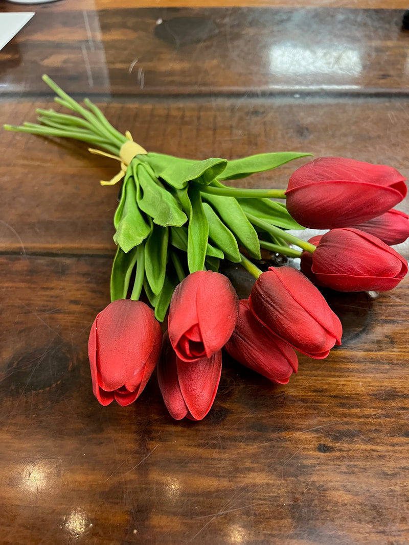 9 RED TULIP BUNCH